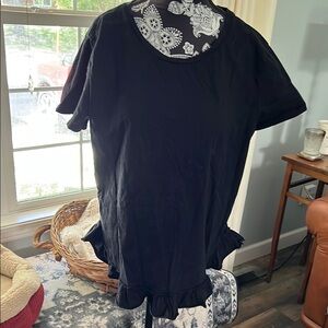 Banana Republic Black Top Size large Excellent condition.